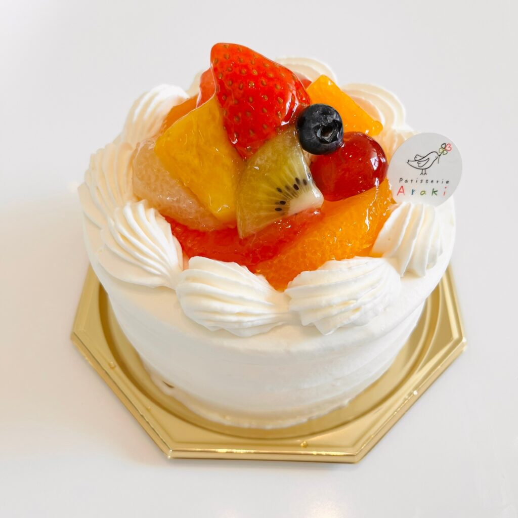 季節のフルーツのデコレーションケーキ